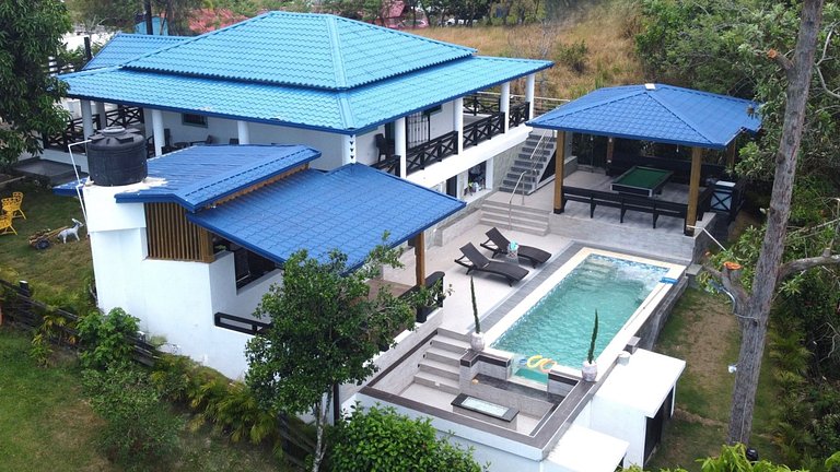 Villa for 10 Pax w/ Pool, BBQ, Firepit & Billiards