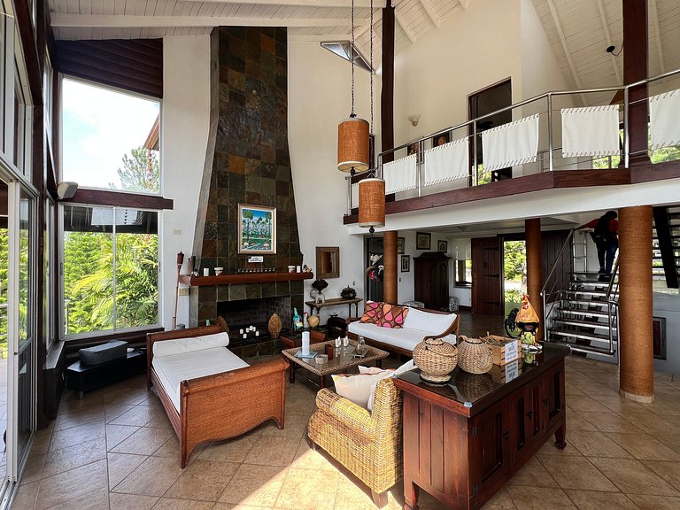 Villa Bartolo, Villa en Jarabacoa con vista a la montaña