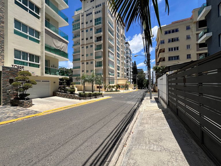 Investment Opportunity in Three-Level Penthouse in Santiago