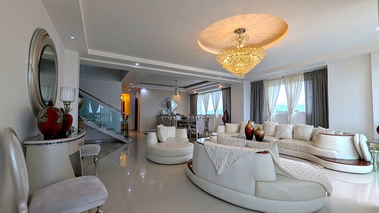 3-level penthouse with sport bar and terrace