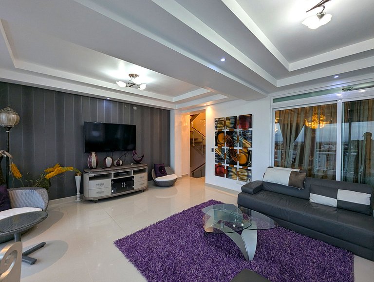 3-level penthouse with sport bar and terrace