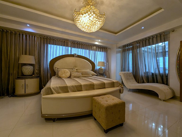 3-level penthouse with sport bar and terrace