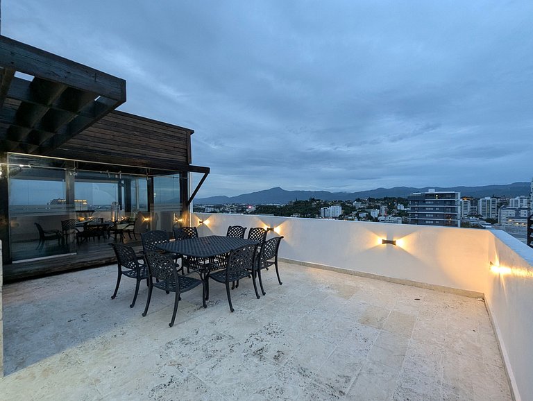 3-level penthouse with sport bar and terrace