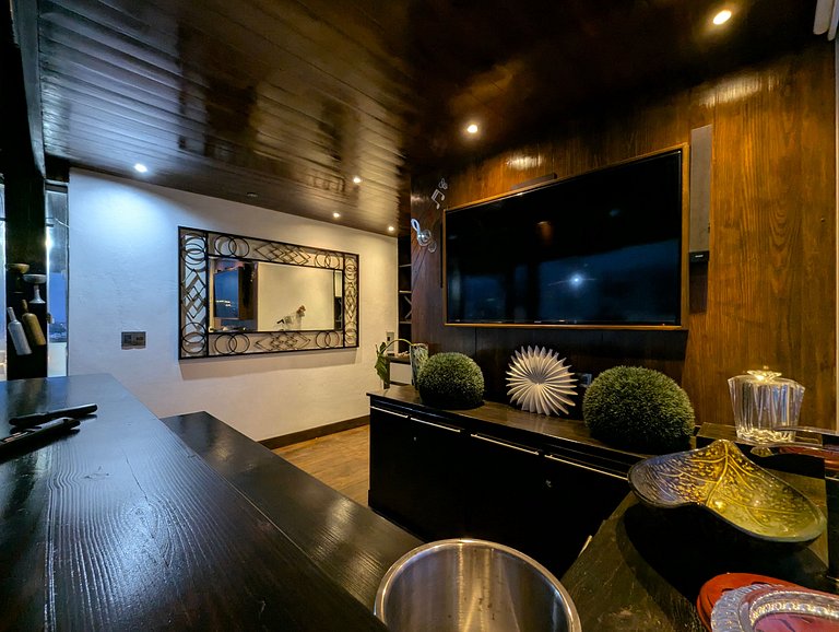 3-level penthouse with sport bar and terrace