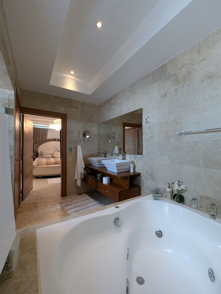 3-level penthouse with sport bar and terrace